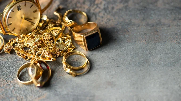 Altgold goldene Ringe, Ketten und Taschenuhr Altgold und Goldankauf bei Juwelier Sascha in Wien 1150